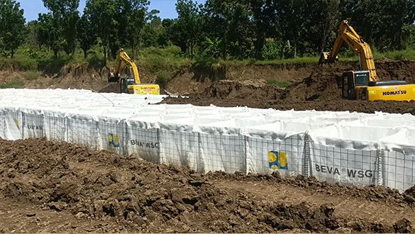FLOOD RETAINING WALL
